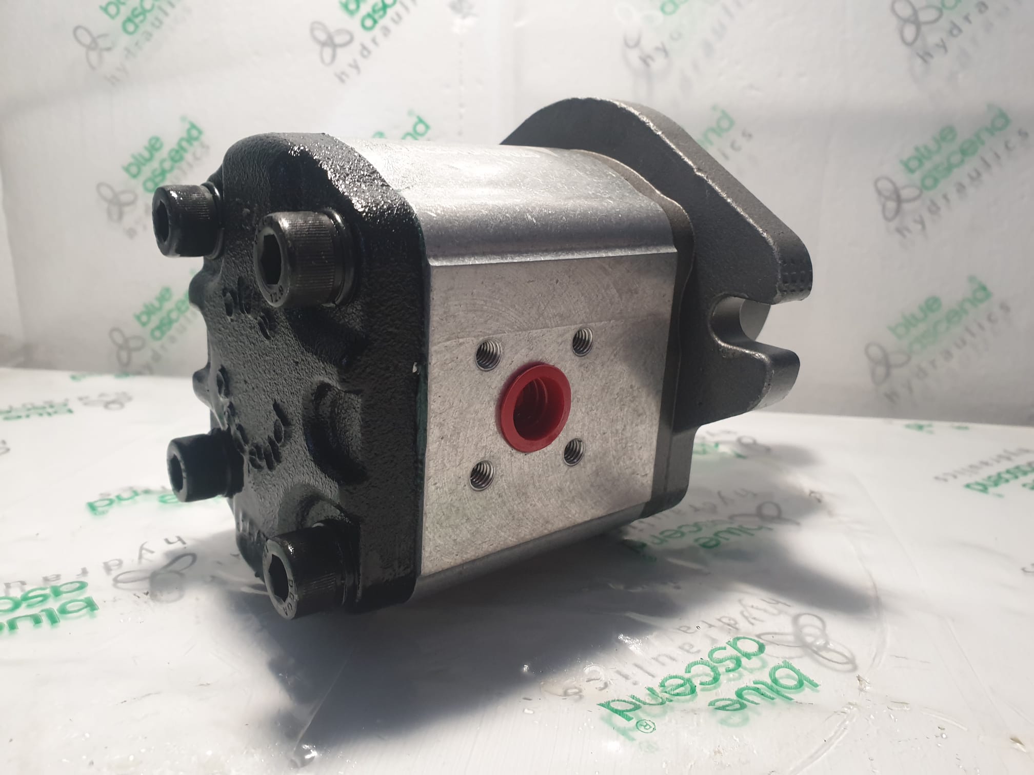Blue Ascend Hydraulics GmbH - MB Trac, Unimog Hydraulic Gear Pump 