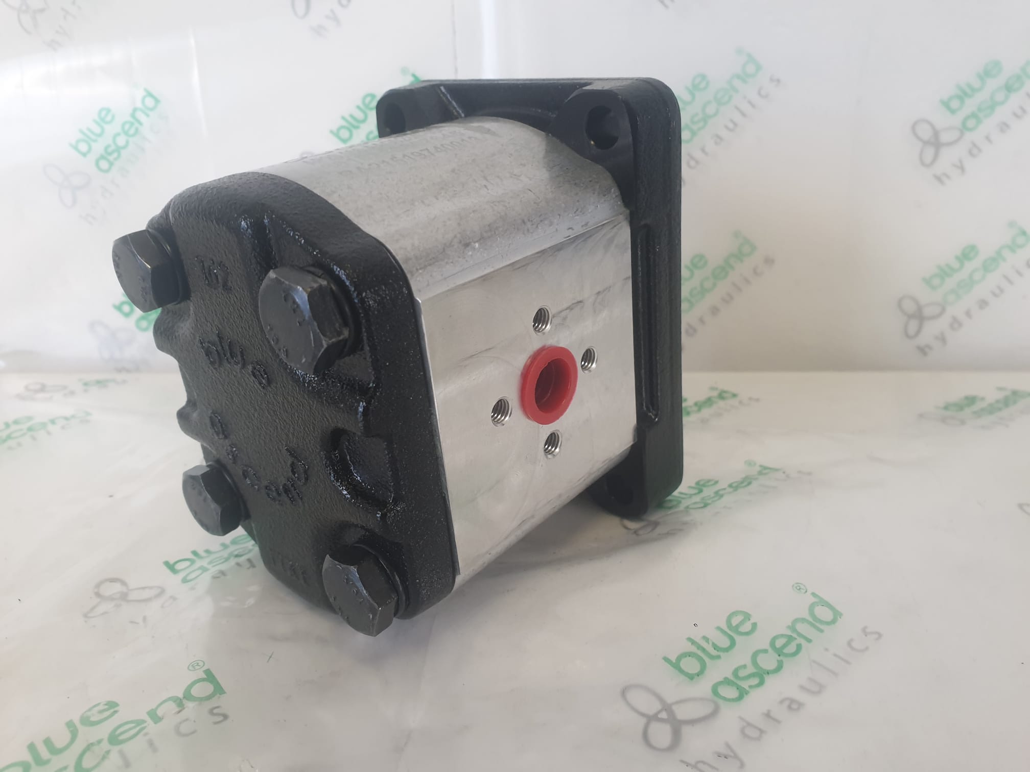 Blue Ascend Hydraulics GmbH - Same, Schlepper, Antares, Laser  